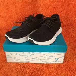 New women's waterproof Vessi sneakers size 8 but fit like 8.5